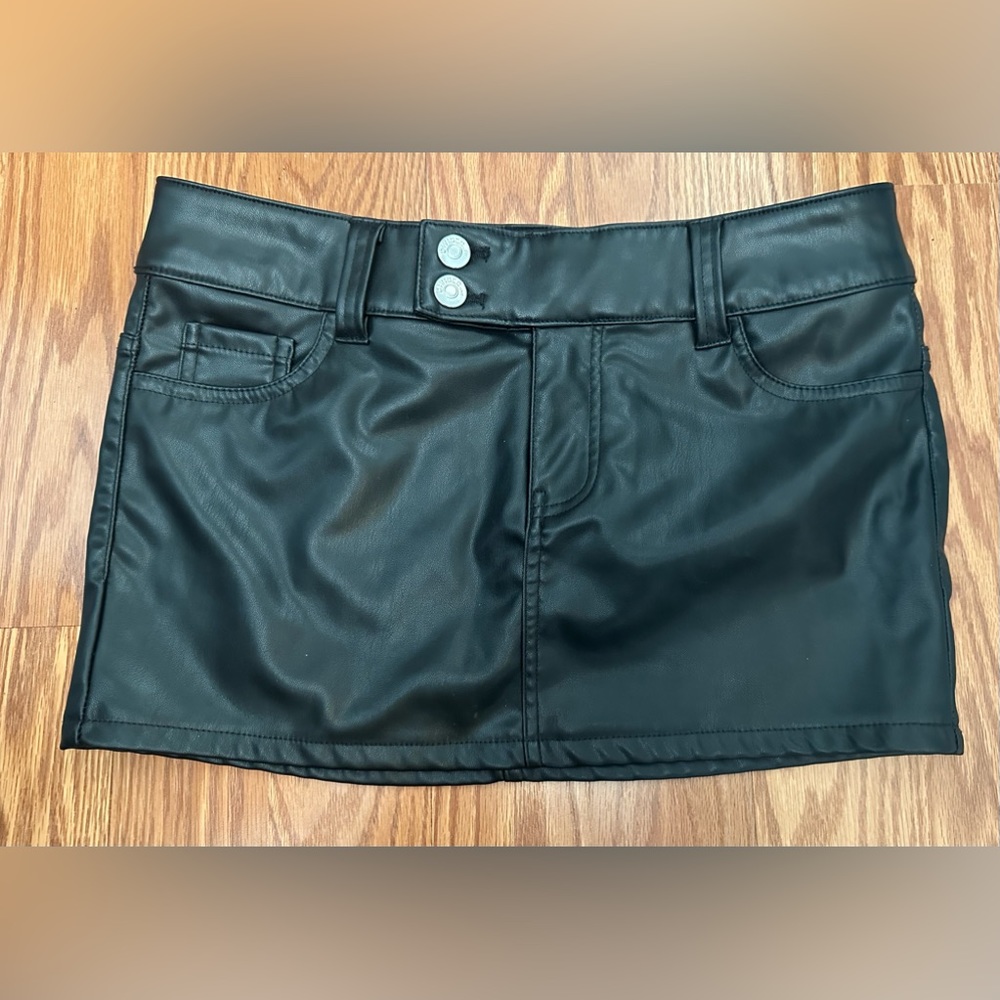 Black H&M skirt